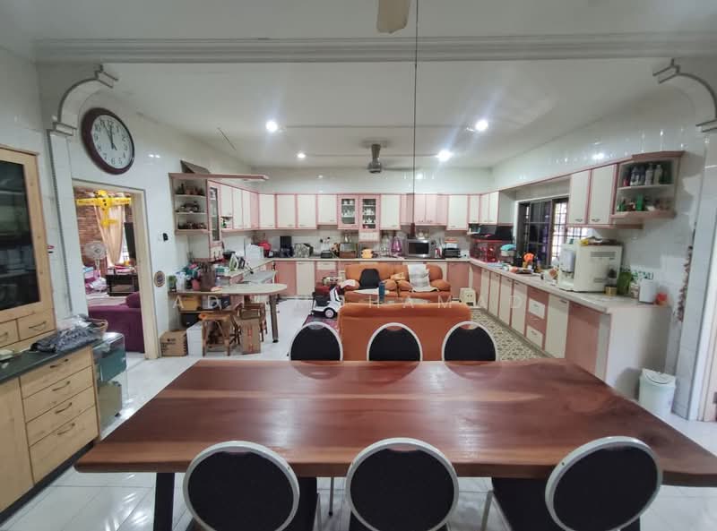 Rumah Banglo untuk Dijual di Taman Setia Jaya (Banting) - Adi Mohamad - Kitchen - PropertyGuru.com.my
