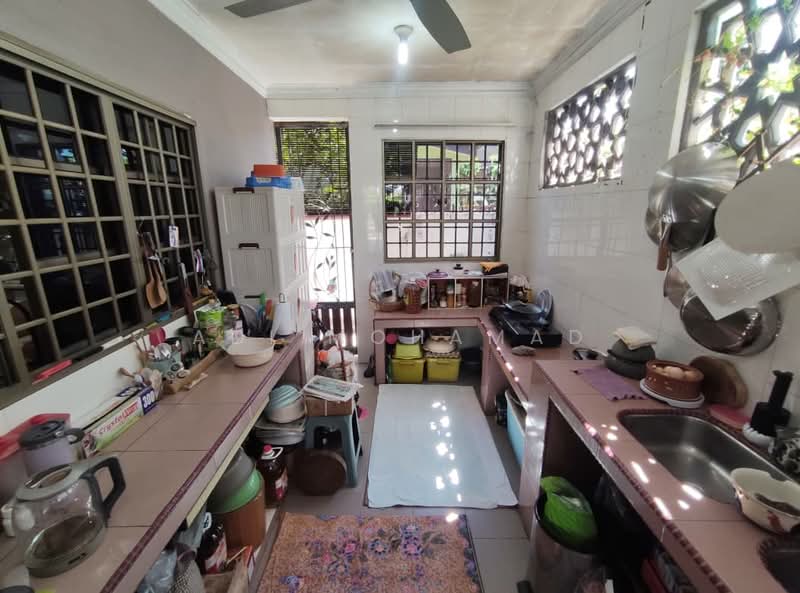 Rumah Banglo untuk Dijual di Taman Setia Jaya (Banting) - Adi Mohamad - Kitchen - PropertyGuru.com.my