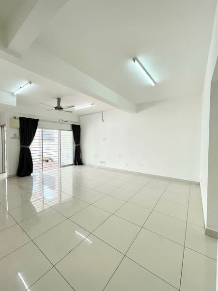 2-storey Terraced House for Sale in Shah Alam (Selangor) - Khairil Izzuan Khairuddin - Living Room - PropertyGuru.com.my