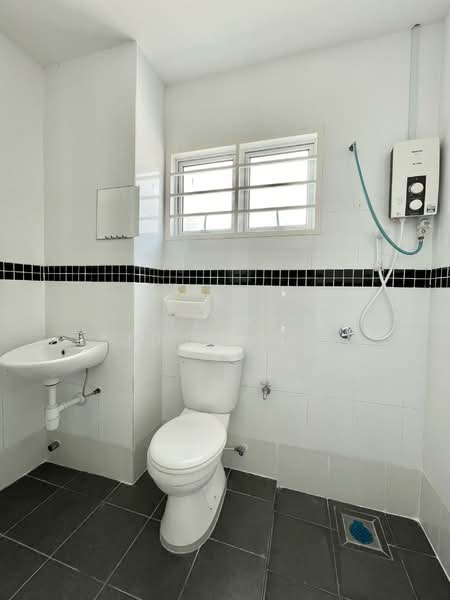 2-storey Terraced House for Sale in Shah Alam (Selangor) - Khairil Izzuan Khairuddin - Bathroom - PropertyGuru.com.my