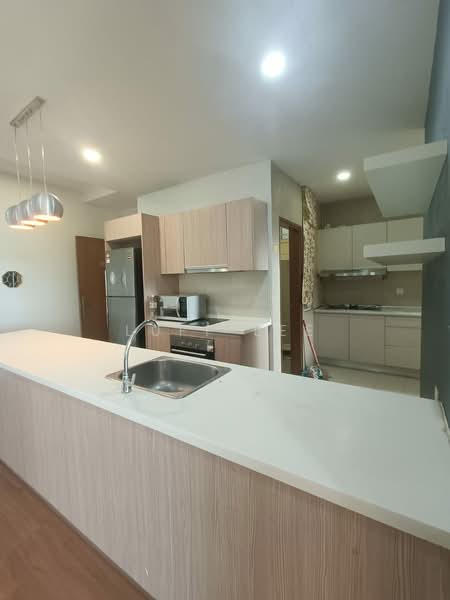 Kondominium untuk Disewa di Sri Putramas III / Royal Regent - Luff Lee - Kitchen - PropertyGuru.com.my