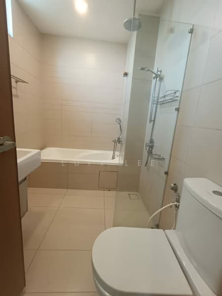 Kondominium untuk Disewa di Sri Putramas III / Royal Regent - Luff Lee - Bathroom - PropertyGuru.com.my