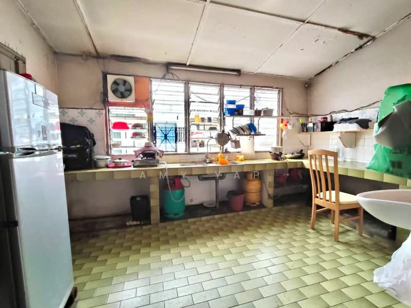 1-storey Terraced House for Sale in Kepong Baru (Kepong) - Amy Yap - Kitchen - PropertyGuru.com.my