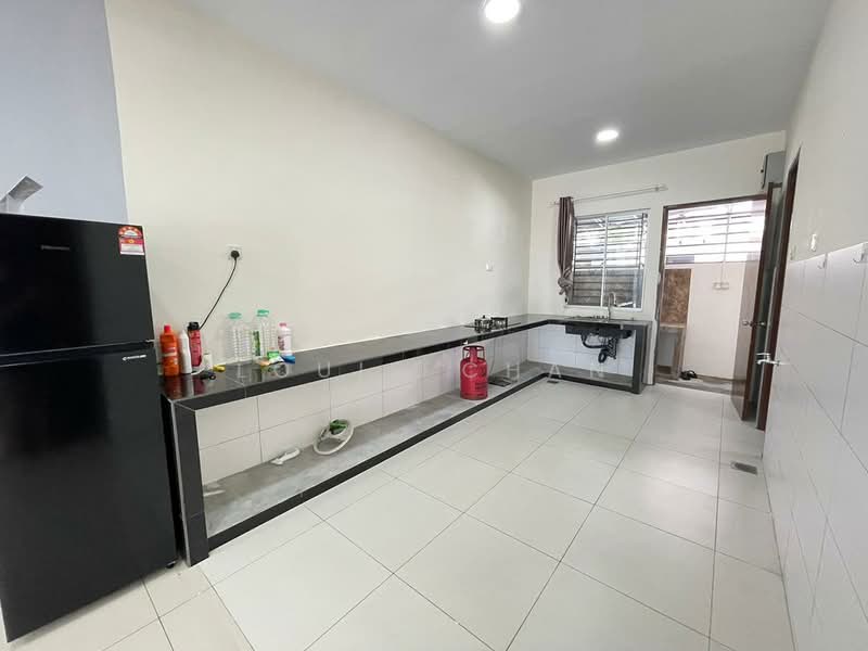 2.5-storey Terraced House for Sale in Bandar Botanic (Klang) - Louis Chan - Kitchen - PropertyGuru.com.my