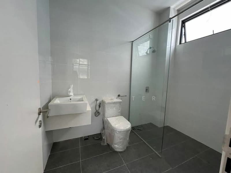 Semi-Detached House for Sale in Skudai (Johor) - Caryn Ter - Bathroom - PropertyGuru.com.my