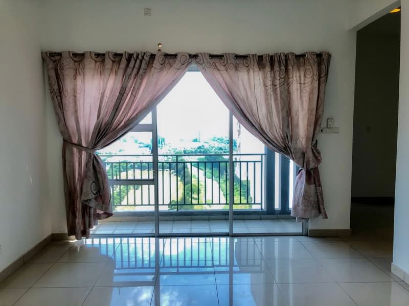 Pangsapuri untuk Dijual di D'Rich Executive Suites - Ken Chai - Balcony - PropertyGuru.com.my