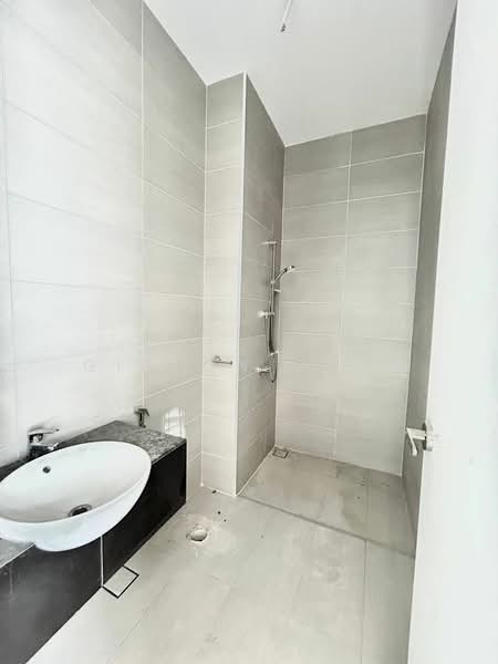 Rumah Berkembar untuk Dijual di Taman Ekoflora (Johor Bahru) - Gideon Chan - Bathroom - PropertyGuru.com.my
