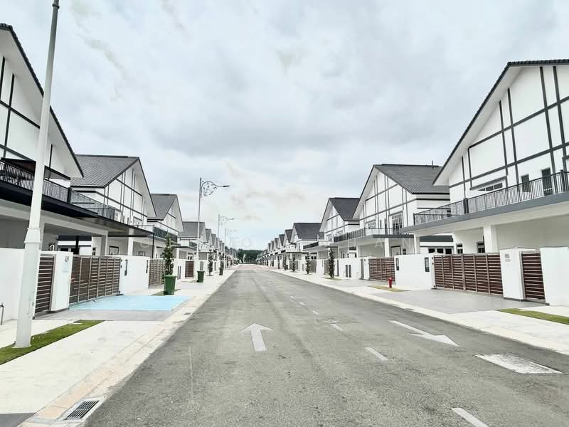 Rumah Berkembar untuk Dijual di Taman Ekoflora (Johor Bahru) - Gideon Chan - Exterior - PropertyGuru.com.my