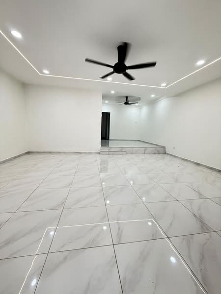 Rumah Teres 2 Tingkat untuk Dijual di Taman Ungku Tun Aminah (Skudai) - Gideon Chan - Living Room - PropertyGuru.com.my