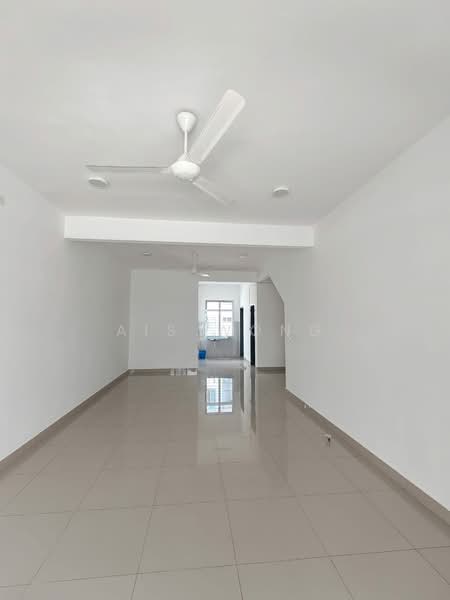 Terraced House for Rent in Bandar Dato Onn (Tebrau) - Ais Wong - Living Room - PropertyGuru.com.my