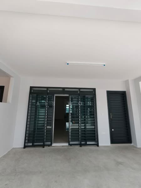 Terraced House for Rent in Bandar Dato Onn (Tebrau) - Ais Wong - Entrance - PropertyGuru.com.my