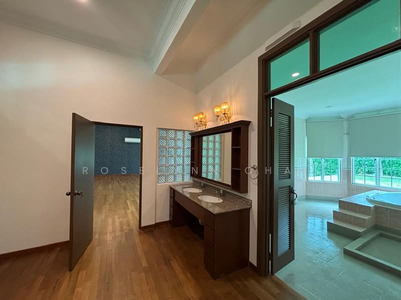 Bungalow for Sale in Leisure Farm (Gelang Patah) - Roselynn Chai - Bathroom - PropertyGuru.com.my