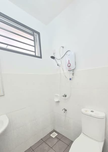 Terraced House for Rent in Taman Mutiara Rini (Skudai) - Karen Lee - Bathroom - PropertyGuru.com.my