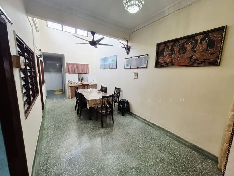 1-storey Terraced House for Sale in Taman Ehsan (Kepong) - Devan Tiarajah - Dining Room - PropertyGuru.com.my