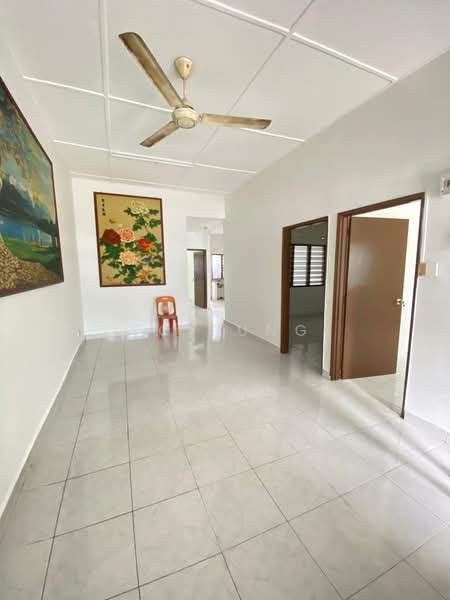 1-storey Terraced House for Sale in Taman Johor Jaya (Johor Bahru) - YC Fung - Living Room - PropertyGuru.com.my