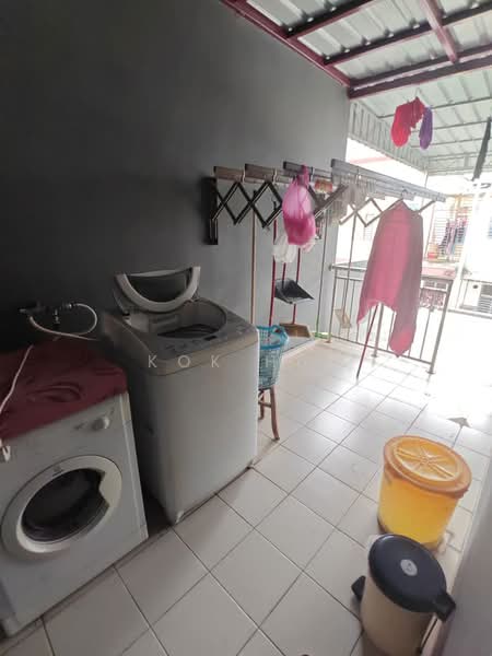 Rumah Teres 2 Tingkat untuk Dijual di Setia Tropika (Johor Bahru) - Kok Hui - Balcony - PropertyGuru.com.my
