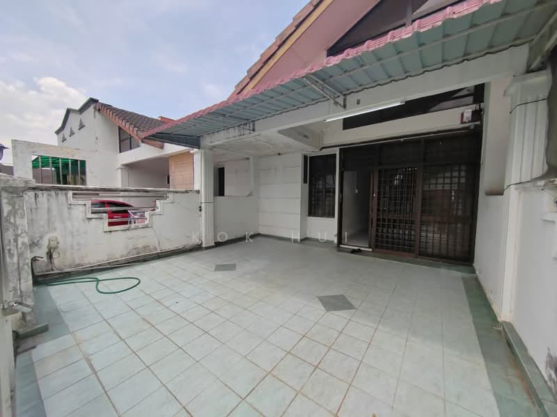Rumah Teres 1.5 Tingkat untuk Dijual di Taman Molek (Johor Bahru) - Kok Hui - Exterior - PropertyGuru.com.my