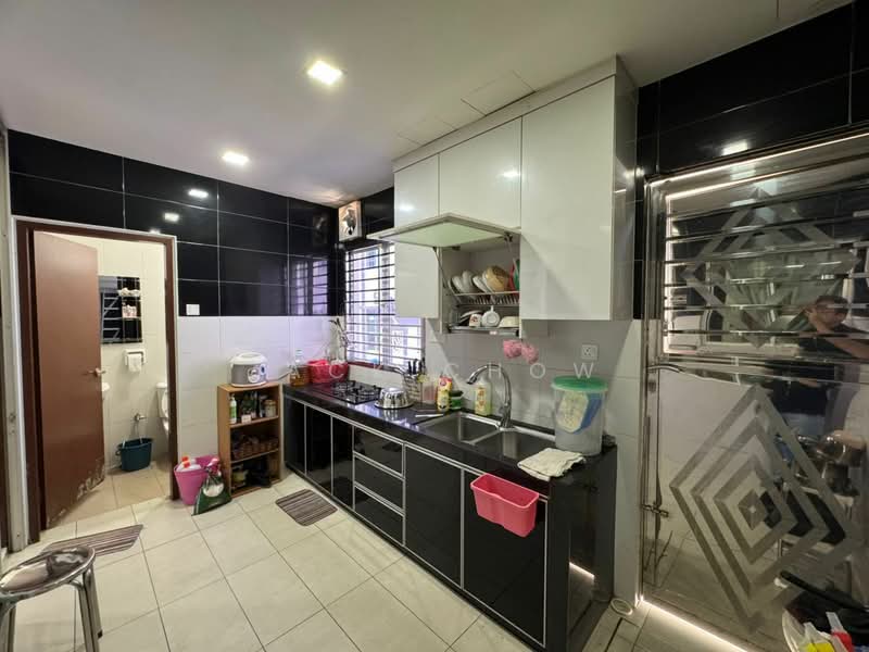 2-storey Terraced House for Sale in Taman Seri Austin (Tebrau) - Zack Chow - Kitchen - PropertyGuru.com.my