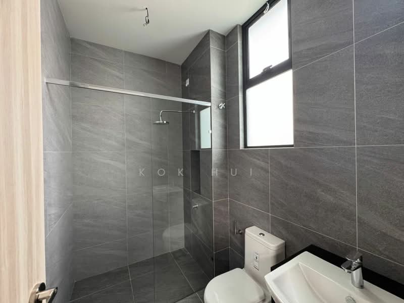 Semi-Detached House for Sale in Taman Impian Emas (Skudai) - Kok Hui - Bathroom - PropertyGuru.com.my