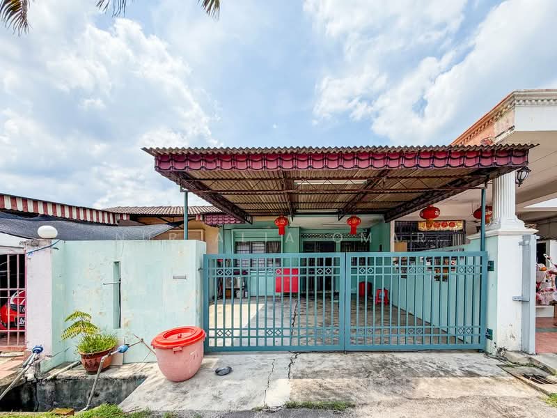 1-storey Terraced House for Sale in Klang (Selangor) - Nur Alia Omar - Exterior - PropertyGuru.com.my