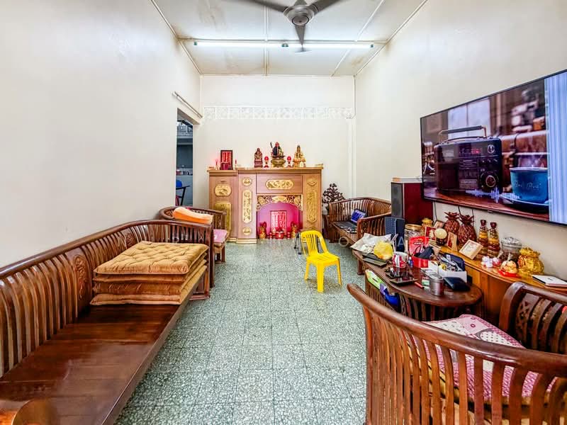 1-storey Terraced House for Sale in Klang (Selangor) - Nur Alia Omar - Living Room - PropertyGuru.com.my
