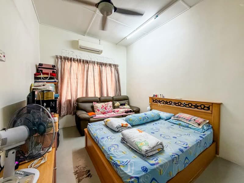 1-storey Terraced House for Sale in Klang (Selangor) - Nur Alia Omar - Bedroom - PropertyGuru.com.my