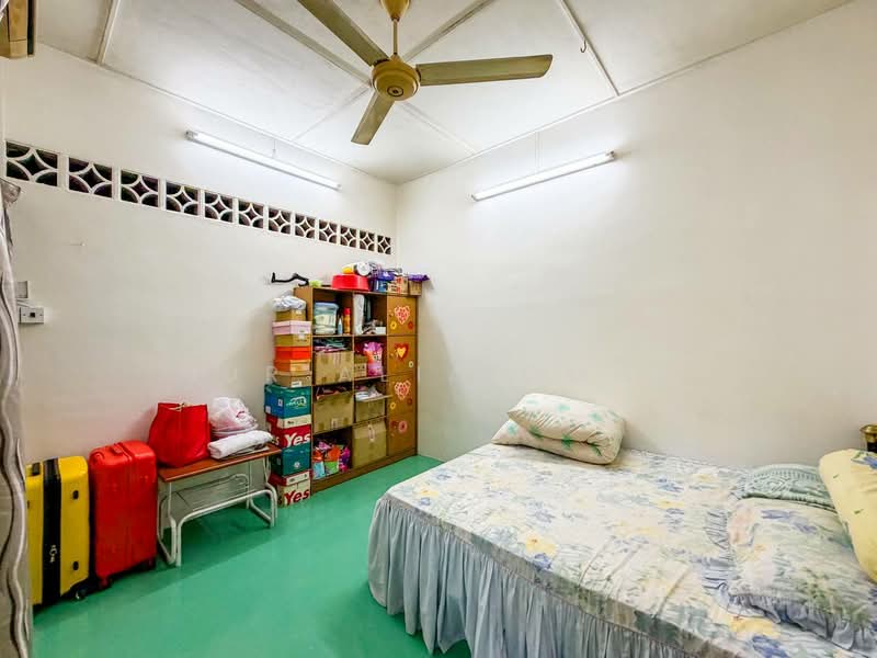 1-storey Terraced House for Sale in Klang (Selangor) - Nur Alia Omar - Bedroom - PropertyGuru.com.my
