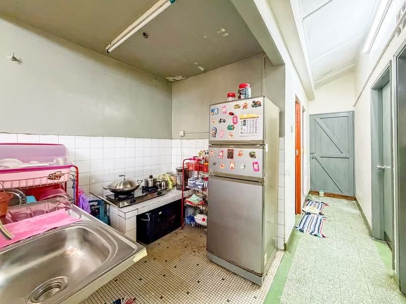 1-storey Terraced House for Sale in Klang (Selangor) - Nur Alia Omar - Kitchen - PropertyGuru.com.my