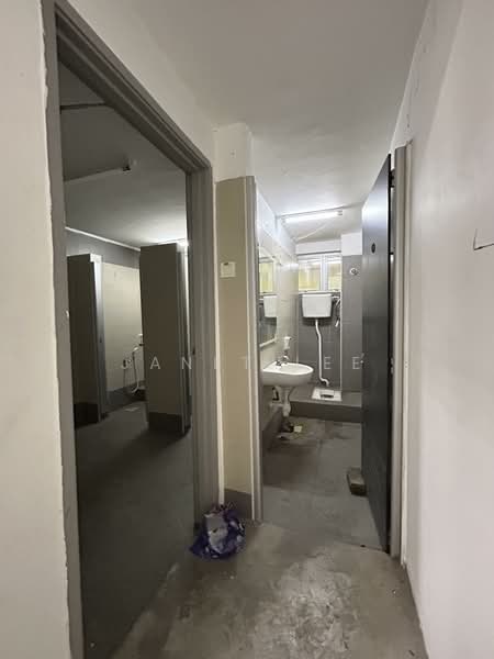 Factory for Rent in Bandar Indahpura (Kulai) - Janet Lee - Bathroom - PropertyGuru.com.my