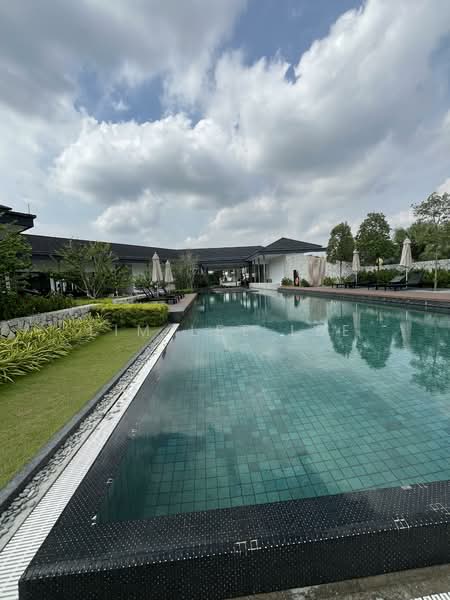 Townhouse for Rent in Eco Ardence (Setia Alam) - Lim Lee Lee - Pool - PropertyGuru.com.my