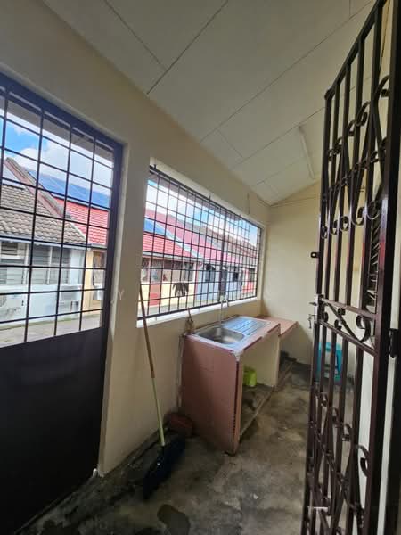 1-storey Terraced House for Rent in Taman Perling (Perling) - YC Fung - Exterior - PropertyGuru.com.my