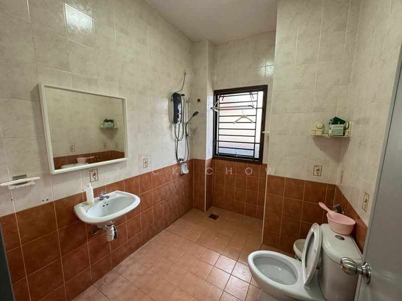 2-storey Terraced House for Sale in Taman Seri Austin (Tebrau) - Zack Chow - Bathroom - PropertyGuru.com.my