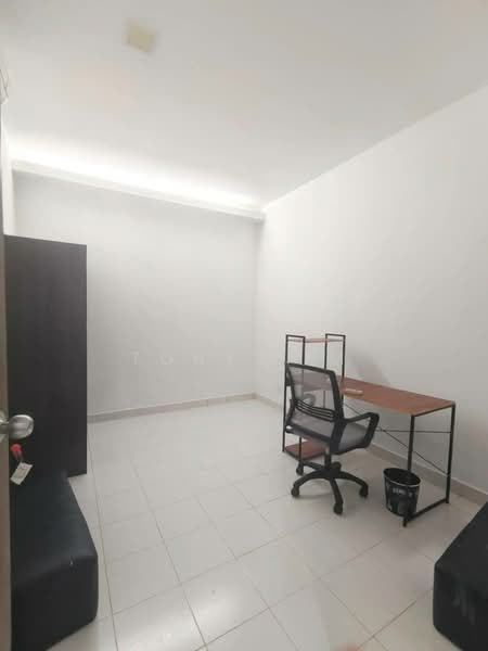 1.5-storey Terraced House for Rent in Austin Crest (Johor Bahru) - Tony Lim - Study - PropertyGuru.com.my