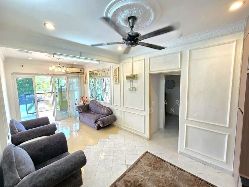 Rumah Teres 1 Tingkat untuk Dijual di Bandar Rinching (Semenyih) - Muhammad Zhariff Nasharudin - Living Room - PropertyGuru.com.my