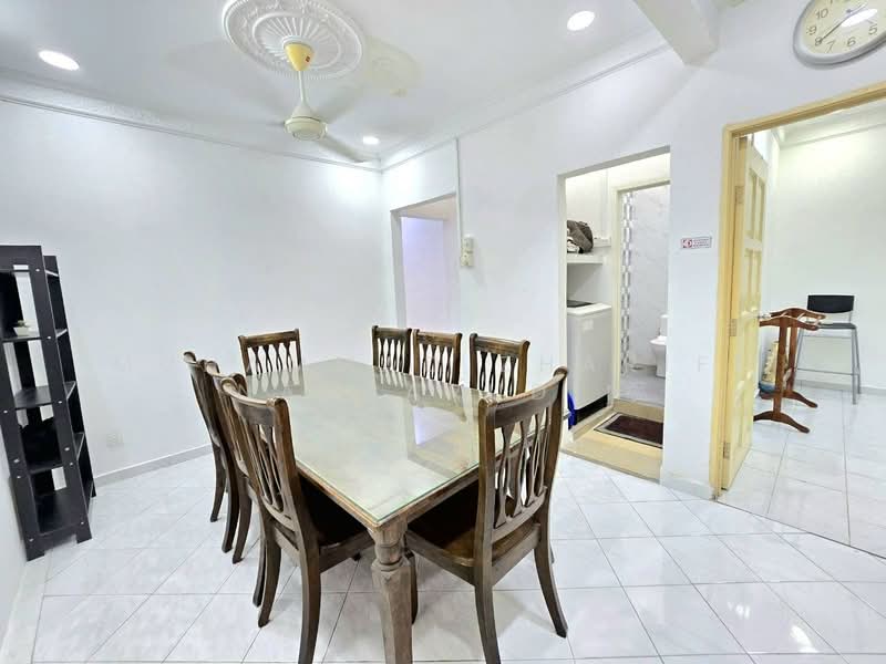 Rumah Teres 1 Tingkat untuk Dijual di Bandar Rinching (Semenyih) - Muhammad Zhariff Nasharudin - Dining Room - PropertyGuru.com.my