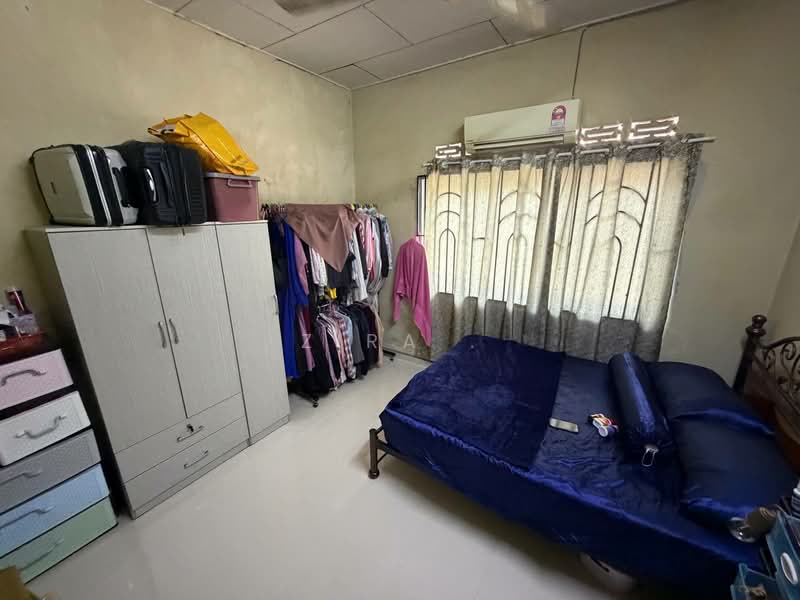Rumah Berkembar untuk Dijual di Taman Pelangi (Johor Bahru) - Zira . - Bedroom - PropertyGuru.com.my