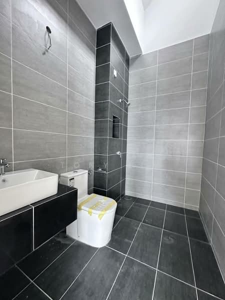 Rumah Teres 2 Tingkat untuk Disewa di Taman Dato Onn (Johor Bahru) - Tony Lim - Bathroom - PropertyGuru.com.my