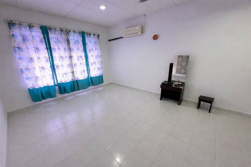 Rumah Teres 2 Tingkat untuk Dijual di Taman Skudai Indah (Skudai) - Zira . - Interior - PropertyGuru.com.my