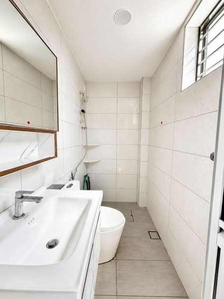 Rumah Teres 2.5 Tingkat untuk Dijual di Taman Scientex Pasir Gudang (Pasir Gudang) - Zira . - Bathroom - PropertyGuru.com.my