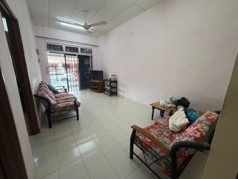 1-storey Terraced House for Sale in Pulai (Johor) - Pauline Goh - Living Room - PropertyGuru.com.my