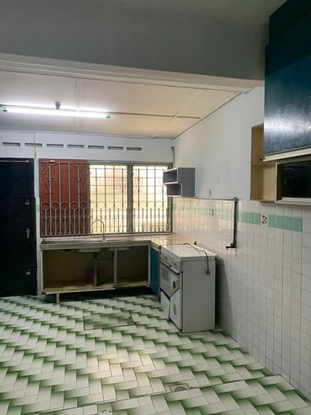 Rumah Teres 1 Tingkat untuk Disewa di Taman Pelangi (Johor Bahru) - YC Fung - Kitchen - PropertyGuru.com.my