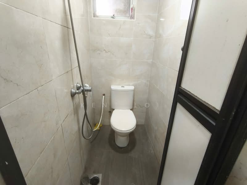 Shop / Office for Rent in Taman Sutera Utama (Skudai) - Kent Loi - Bathroom - PropertyGuru.com.my