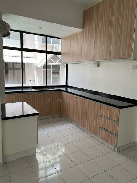 Pangsapuri untuk Disewa di Taman Bukit Dumbar - Leong . - Kitchen - PropertyGuru.com.my