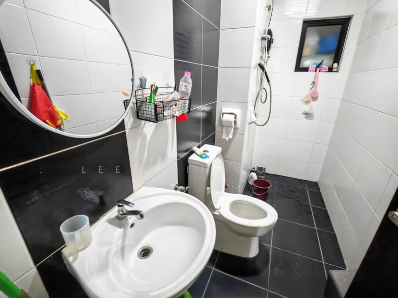 Servis Apartment untuk Dijual di Sky View - Lee Chin Wong - Bathroom - PropertyGuru.com.my