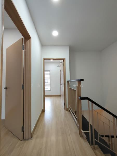 Rumah Teres 2 Tingkat untuk Dijual di Bandar Bukit Raja (Klang) - Zaena Ng - Corridor - PropertyGuru.com.my
