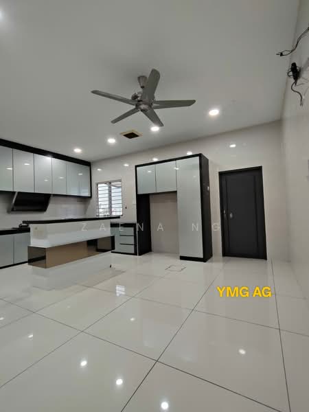 Rumah Teres 2 Tingkat untuk Dijual di Bandar Bukit Raja (Klang) - Zaena Ng - Kitchen - PropertyGuru.com.my