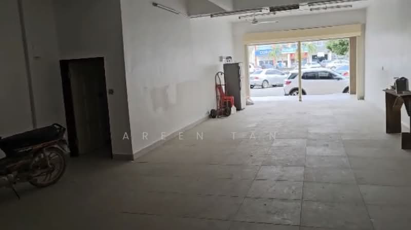 Shop for Rent in Taman Bayu Perdana (Klang) - Areen Tan - Interior - PropertyGuru.com.my