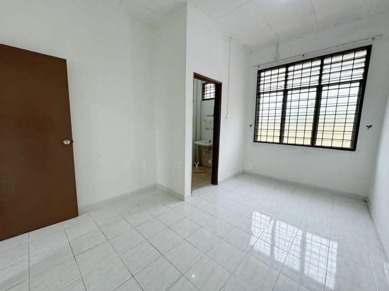 2-storey Terraced House for Sale in Taman Puteri Wangsa (Ulu Tiram) - Betty Ng - PropertyGuru.com.my