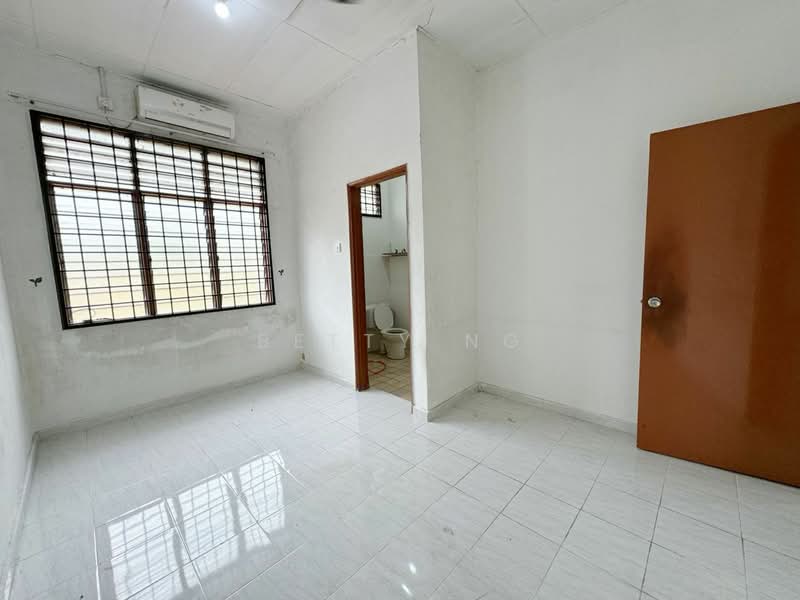2-storey Terraced House for Sale in Taman Puteri Wangsa (Ulu Tiram) - Betty Ng - PropertyGuru.com.my