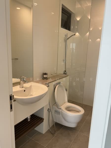 Servis Apartment untuk Dijual di Senada Residence @ KLGCC Resort - Mark Aurther Francis - Bathroom - PropertyGuru.com.my